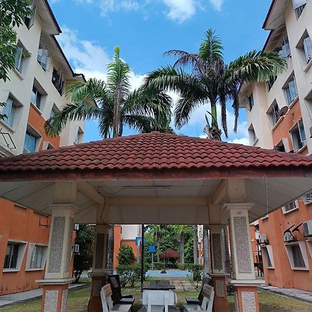 M.Fr Homestay Pangsapuri Putra Damai 普特拉贾亚 外观 照片